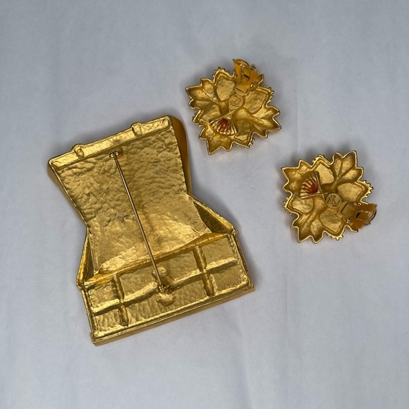 Karl Lagerfeld Treasure Chest Brooch and Earrings Set - Picture 3 of 8